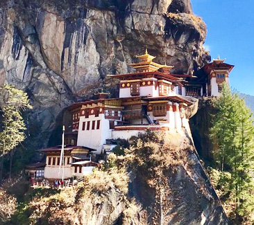 Paro - Thimphu -  Gangtey - Punakha -   Paro

06 nuits / 07 jours

Starting from: $ 1400*

Includes :